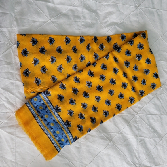 NWT Esprit Scarf - Picture 2 of 5